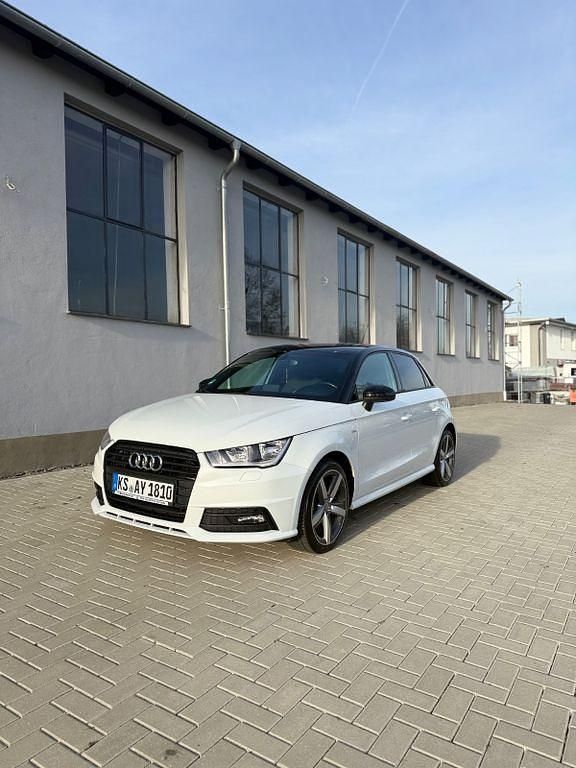 Weiß Gebraucht 2015 Audi A1 Sportback Sport Kleinwagen | 10.890 € (Etwas zu teuer) - Bild 1/4