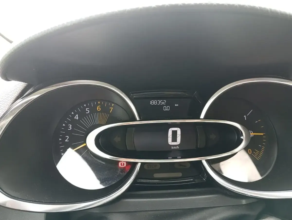 Gebraucht Renault Clio GrandTour Dynamique 90 PS (66 kW) 2013 Rot Kombi