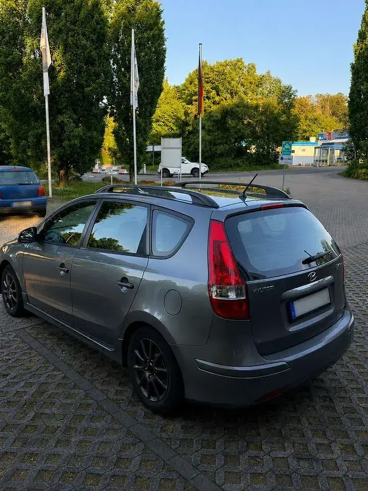Gebraucht Hyundai i30 Classic 90 PS (66 kW) 2012 Kombi