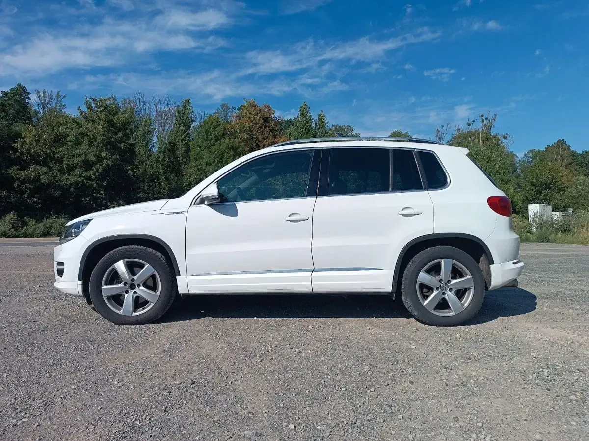Gebraucht VW Tiguan LOUNGE 122 PS (89 kW) 2015 Weiß SUV