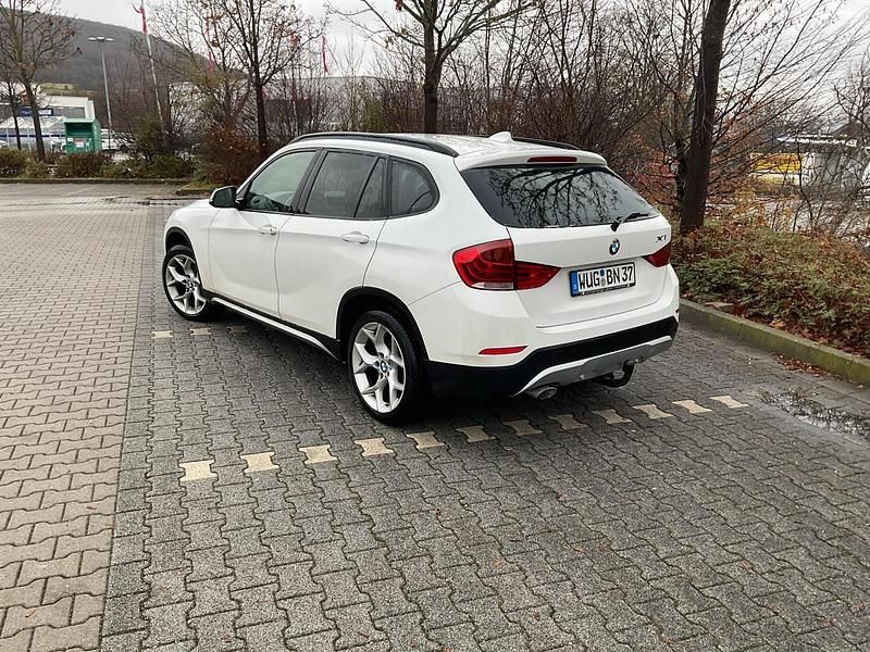 Weiß Gebraucht 2013 BMW X1 SUV | 9.350 € (Fairer Preis) - Bild 1/4
