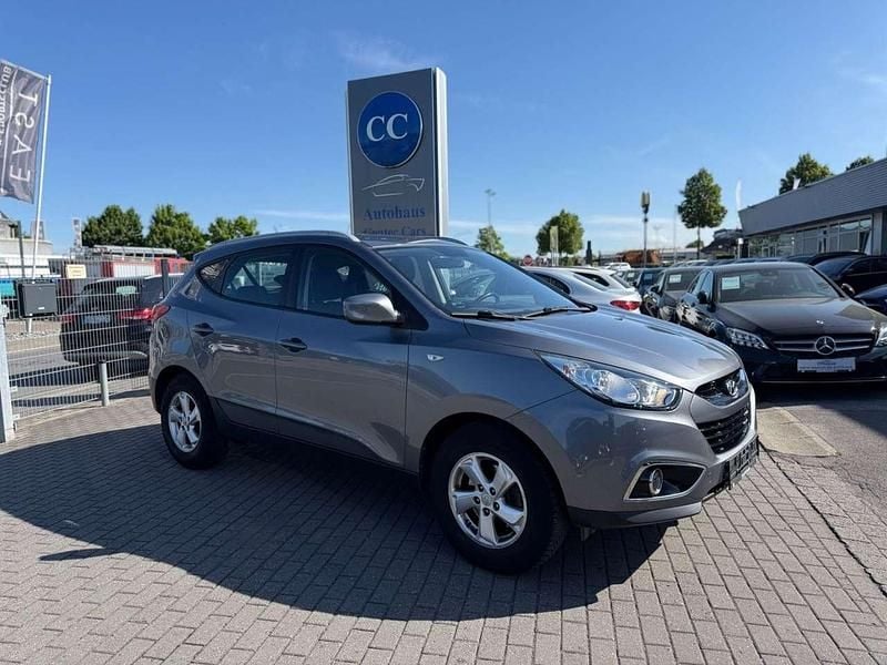 Grau Gebraucht 2013 Hyundai ix35 Edition SUV | 6.999 € (Superpreis) - Bild 1/3
