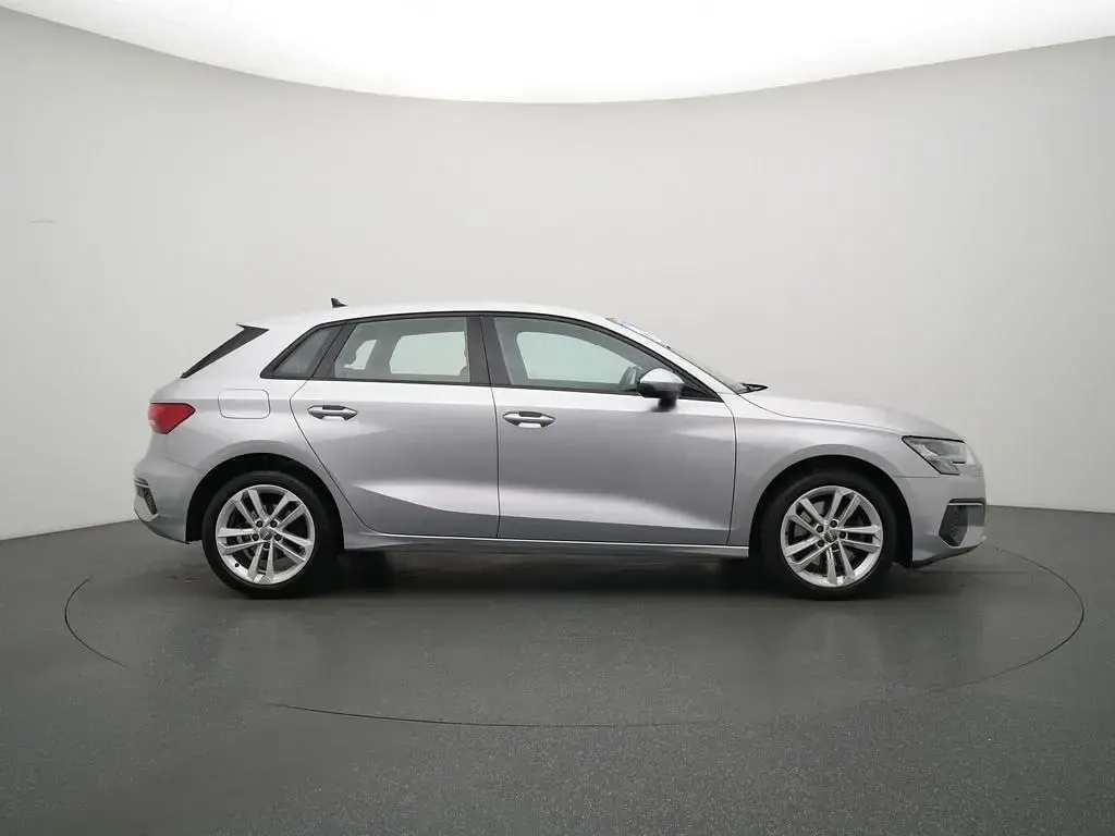 Gebraucht Audi A3 Ambiente 150 PS (110 kW) 2020 Florettsilber Limousine