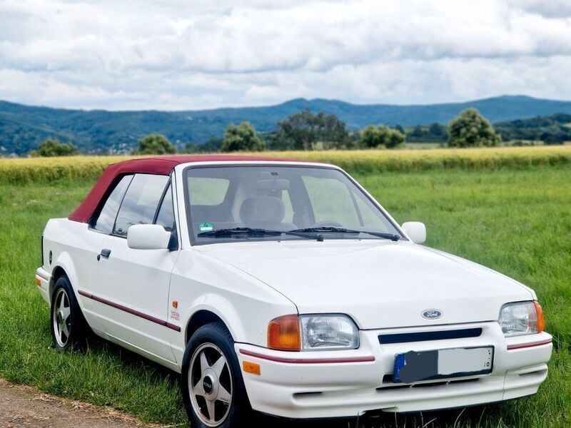 Weiß Gebraucht 1988 Ford Escort Cabriolet Cabrio | 5.299 € - Bild 1/4