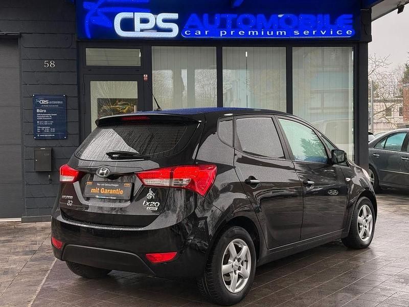 Gebraucht Hyundai ix20 Edition 116 PS (85 kW) 2012 Schwarz Kleinwagen