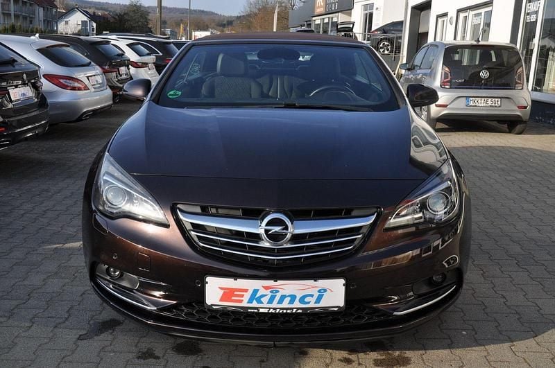 Second-hand Opel Cascada Innovation 165 CP (121 kW) 2013 Maro Cabrio