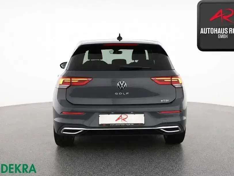 Gebraucht VW Golf VIII Style 131 PS (96 kW) 2024 Delfingrau Limousine