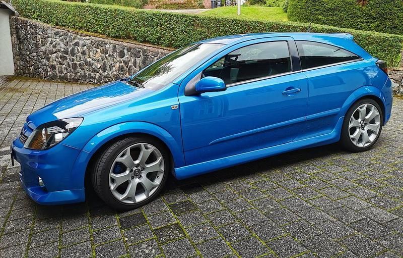 Blau Gebraucht 2008 Opel Astra GTC OPC Limousine | 13.190 € - Bild 1/4