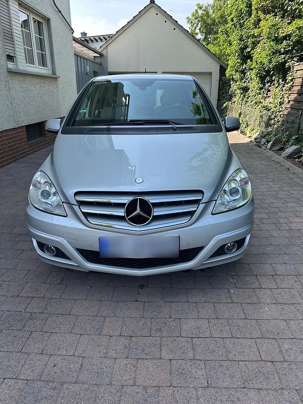 Gebraucht Mercedes B160 95 PS (69 kW) 2009 Grau Van / Kleinbus