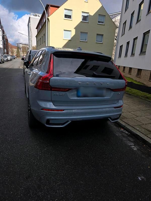 Gebraucht Volvo XC60 297 PS (218 kW) 2025 Grau SUV