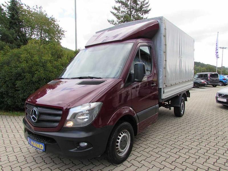 Rot Gebraucht 2017 Mercedes Sprinter Van | 19.490 € (Teuer) - Bild 1/4