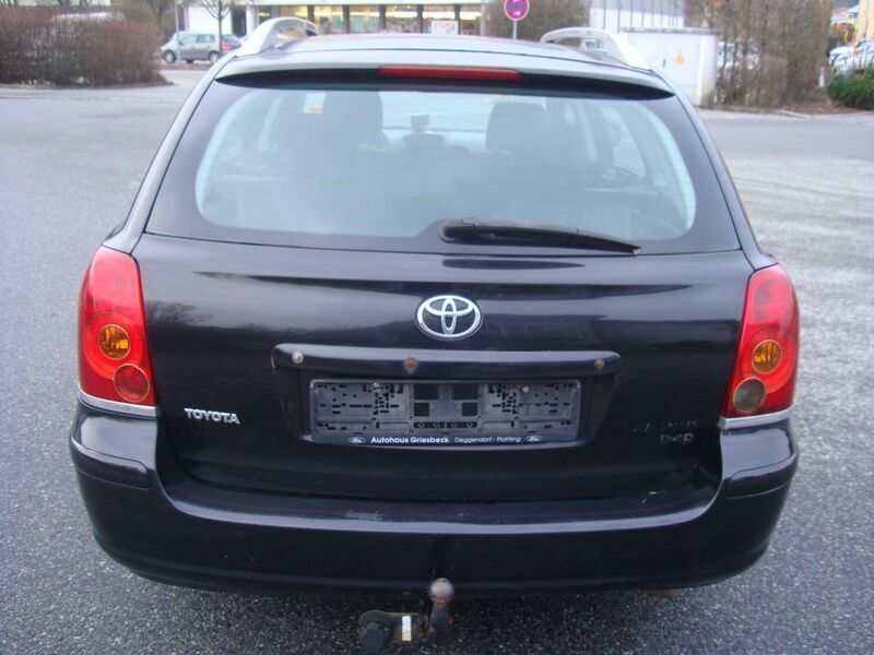 Gebraucht Toyota Avensis Sol 177 PS (130 kW) 2005 Schwarz Kombi