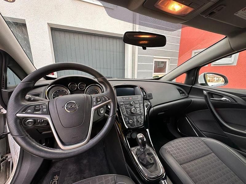 Gebraucht Opel Astra GTC 120 PS (88 kW) 2016 Schwarz Limousine