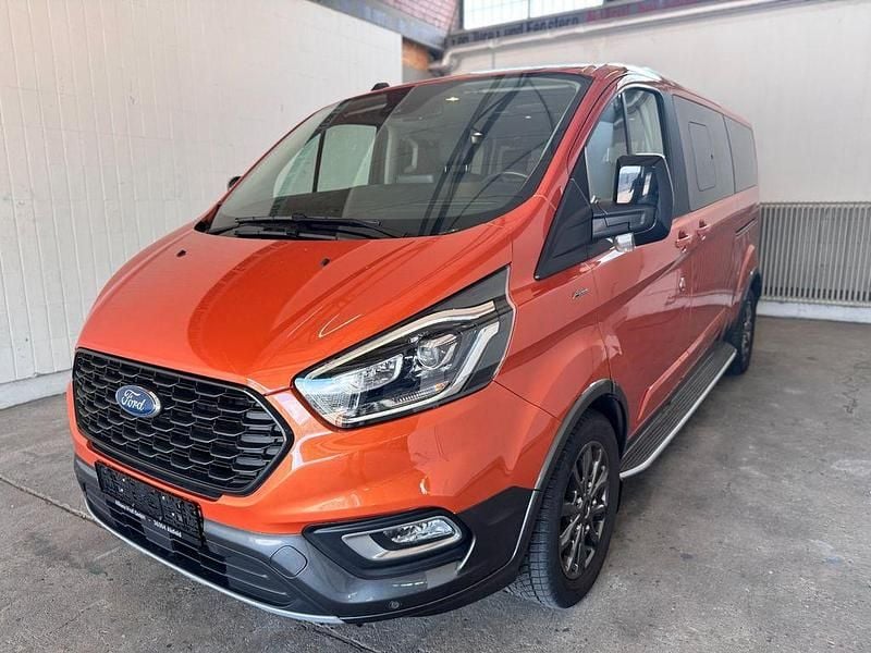 Hokkaidoorange metallic Gebraucht 2021 Ford Tourneo Custom Kombi | 35.400 € (Fairer Preis) - Bild 1/4