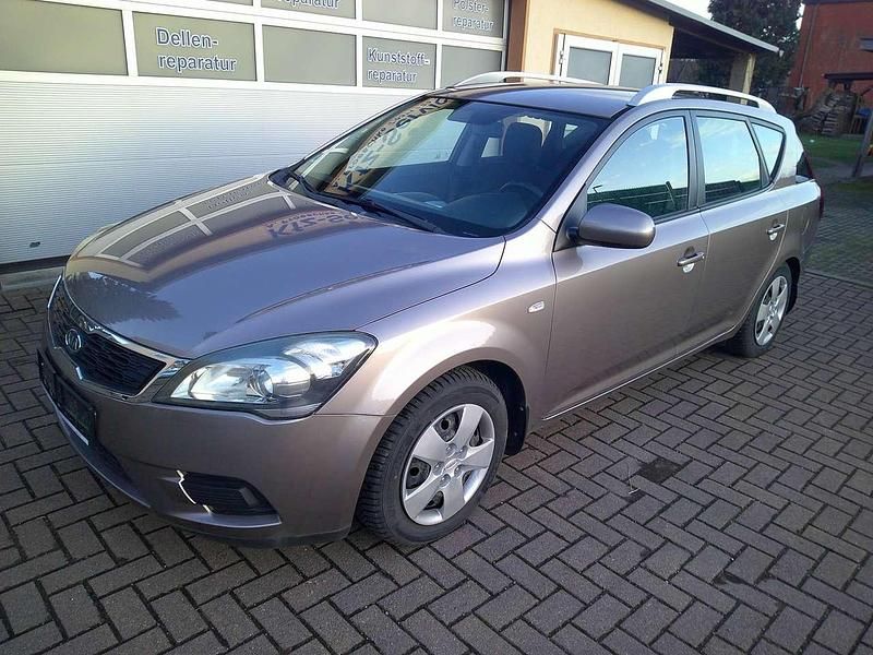 Gebraucht Kia Ceed Sportswagon 105 PS (77 kW) 2012 Braun Kombi