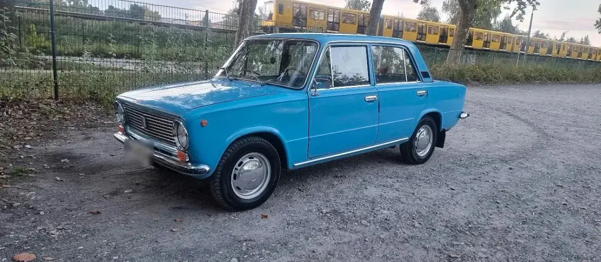 Second-hand Lada 2101 60 CP (44 kW) 1983 Albastru Berlinǎ