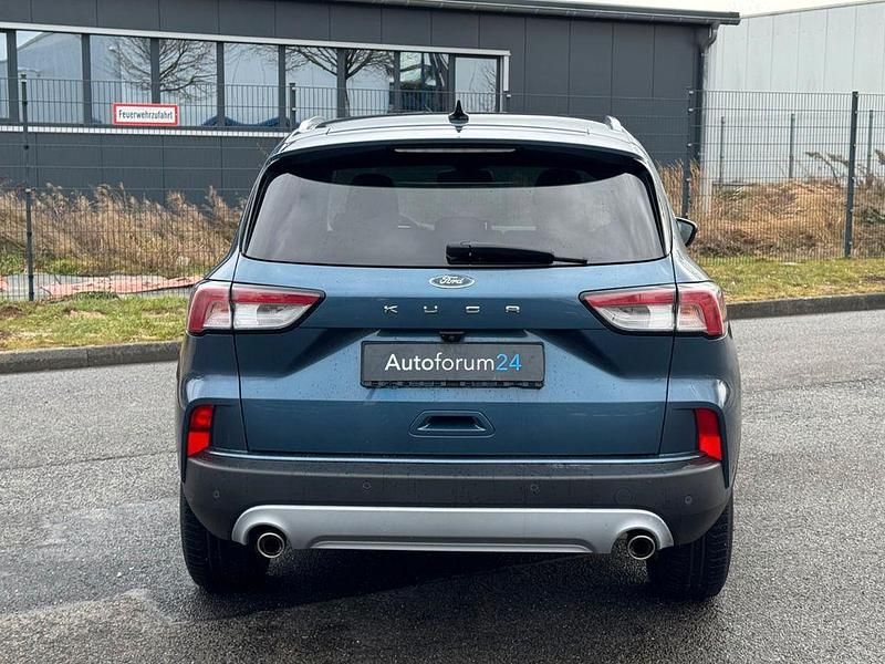 Gebraucht Ford Kuga Titanium 150 PS (110 kW) 2020 Blau SUV