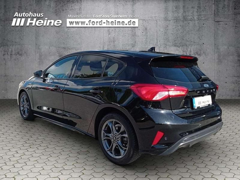 Gebraucht Ford Focus ST-Line 125 PS (91 kW) 2022 Agate black metallic Limousine