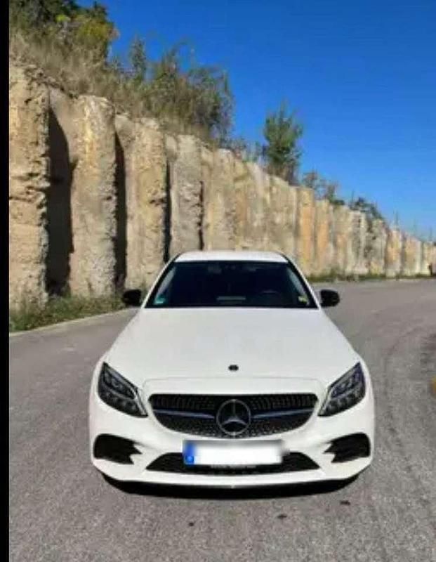 Weiß Gebraucht 2021 Mercedes 300 Limousine | 34.000 € (Fairer Preis) - Bild 1/4