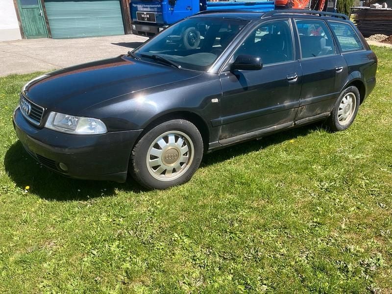 Second-hand Audi A4 115 CP (84 kW) 2000 Negru Break