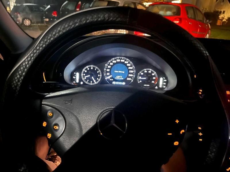 Gebraucht Mercedes E200 163 PS (119 kW) 2003 Grau Limousine