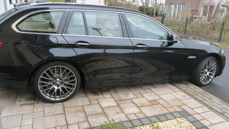 Gebraucht BMW 528 Luxury Line 245 PS (180 kW) 2016 Schwarz Kombi