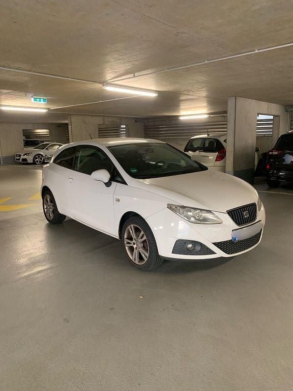 Weiß Gebraucht 2008 Seat Ibiza SC Sport Kleinwagen | 2.850 € (Fairer Preis) - Bild 1/4