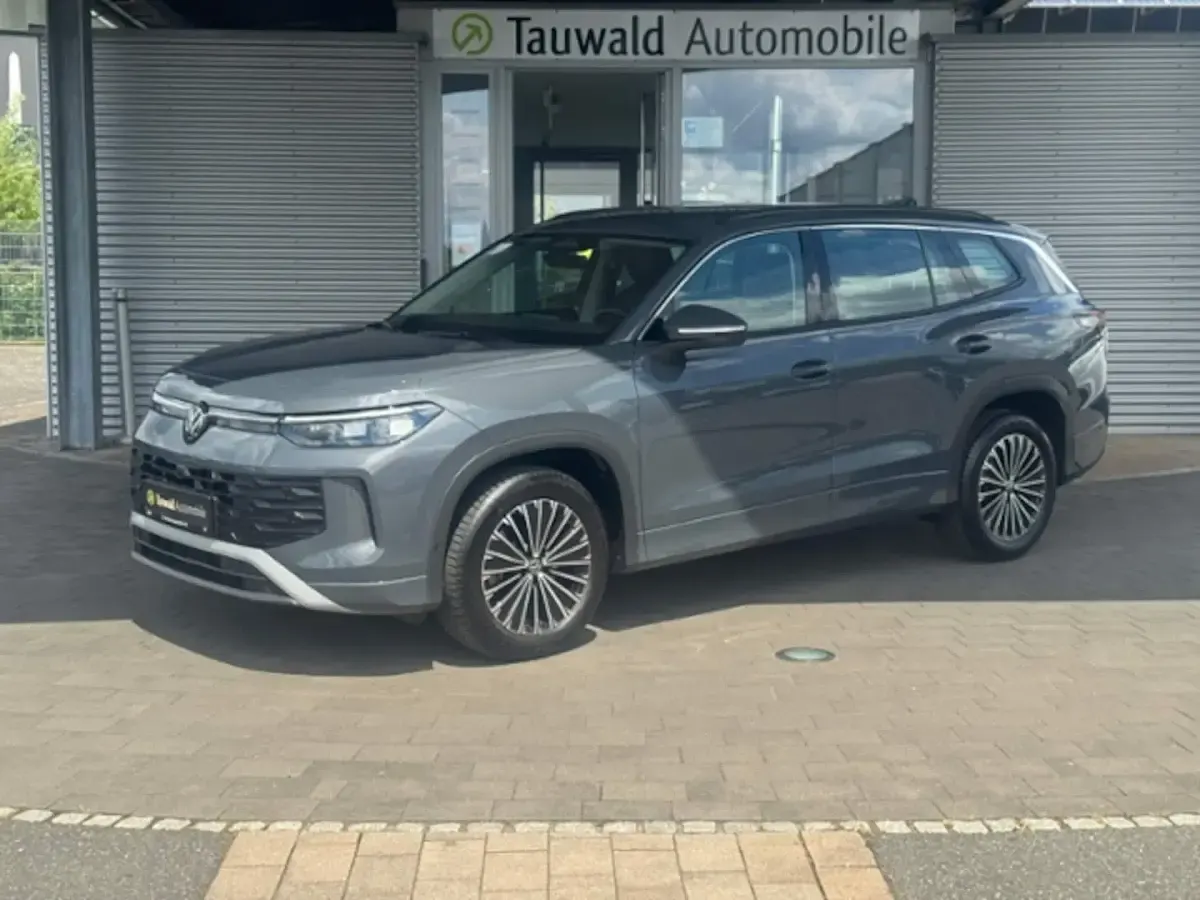 Gebraucht VW Tayron Life 150 PS (110 kW) 2025 Grau SUV