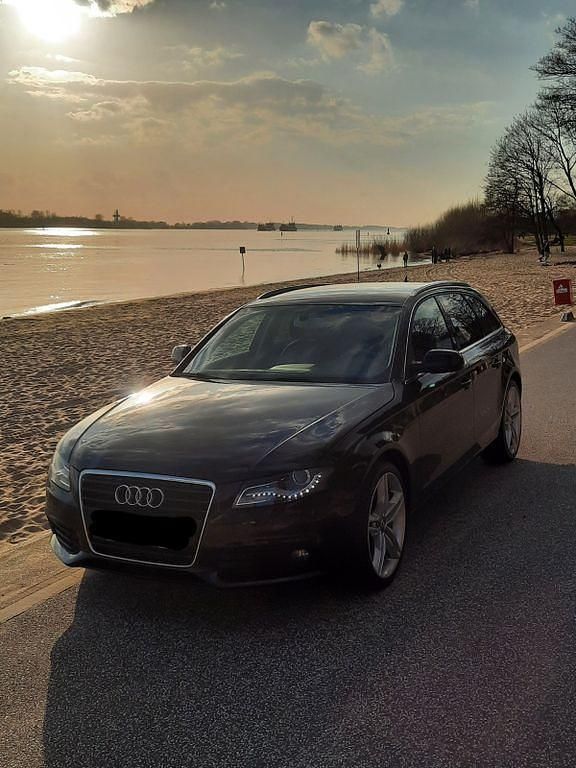 Schwarz Gebraucht 2010 Audi A4 Ambiente Kombi | 6.900 € (Superpreis) - Bild 1/4