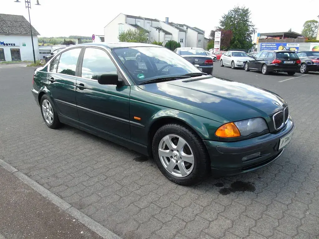 Gebraucht BMW 320 150 PS (110 kW) 1998 Grün Limousine