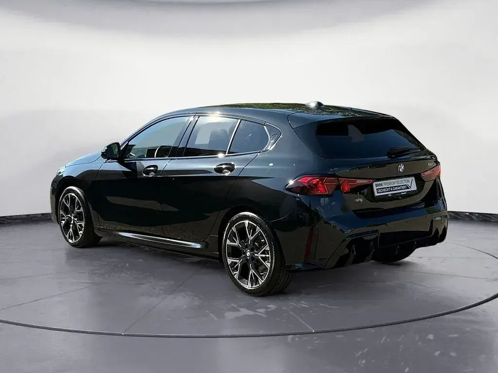 Gebraucht BMW 120 M Sport 170 PS (125 kW) 2026 Black saphire metallic Kleinwagen