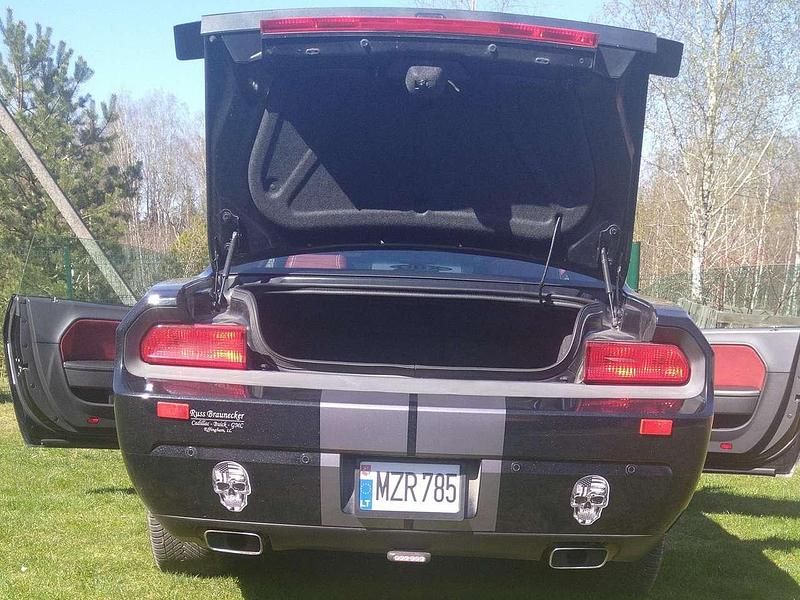 Second-hand Dodge Challenger 476 CP (350 kW) 2013 Negru Coupe