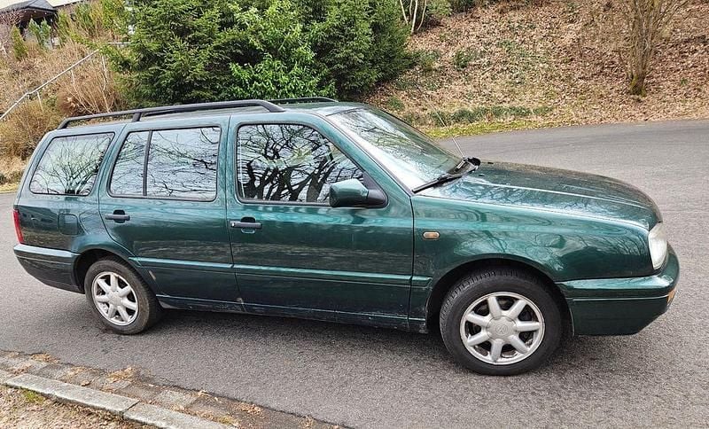 Gebraucht VW Golf III 75 PS (55 kW) 1999 Grün Kombi