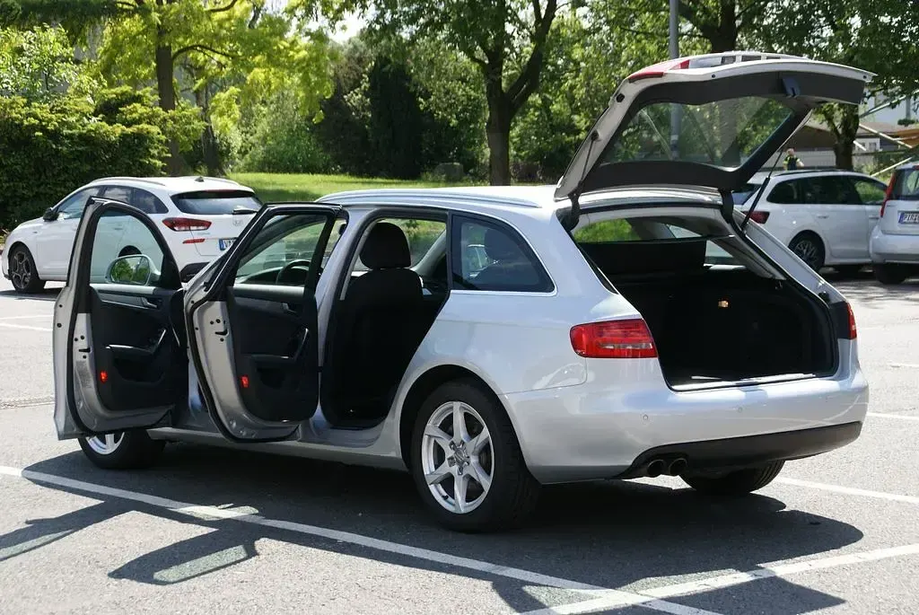 Gebraucht Audi A4 120 PS (88 kW) 2009 Eissilber Kombi