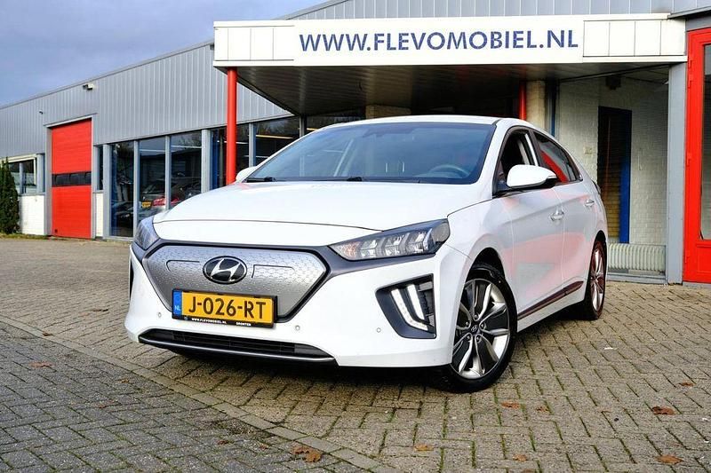 Weiß Gebraucht 2020 Hyundai Ioniq Premium Kleinwagen | 14.750 € - Bild 1/4