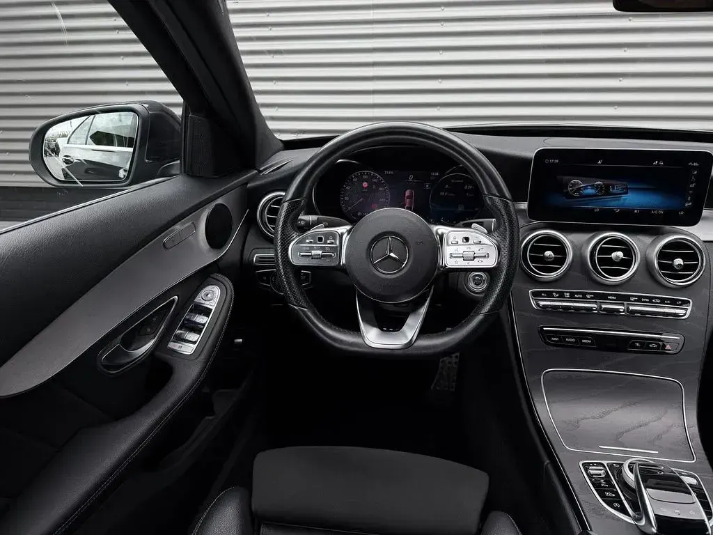Gebraucht Mercedes C180 AMG 156 PS (114 kW) 2021 Grau Limousine