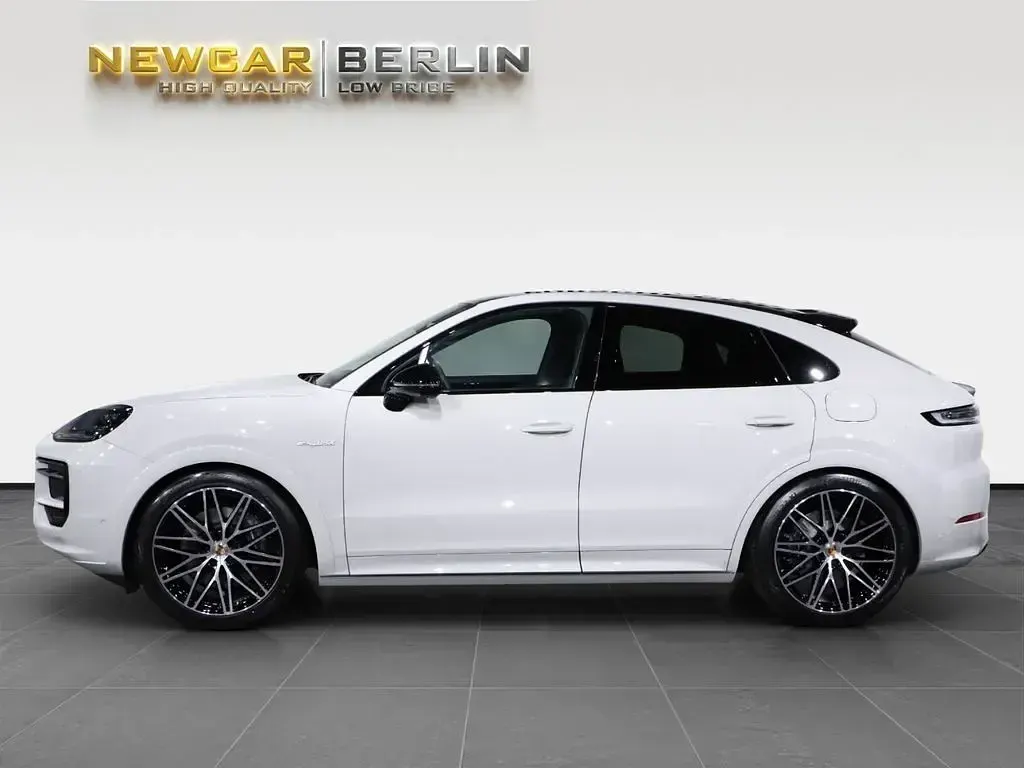 Gebraucht Porsche Cayenne E-Hybrid Coupe 470 PS (345 kW) 2025 Weiß SUV