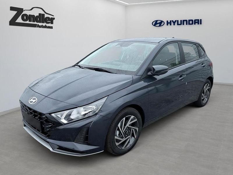 Grau Neu 2025 Hyundai i20 Trend Limousine | 24.490 € (Fairer Preis) - Bild 1/4
