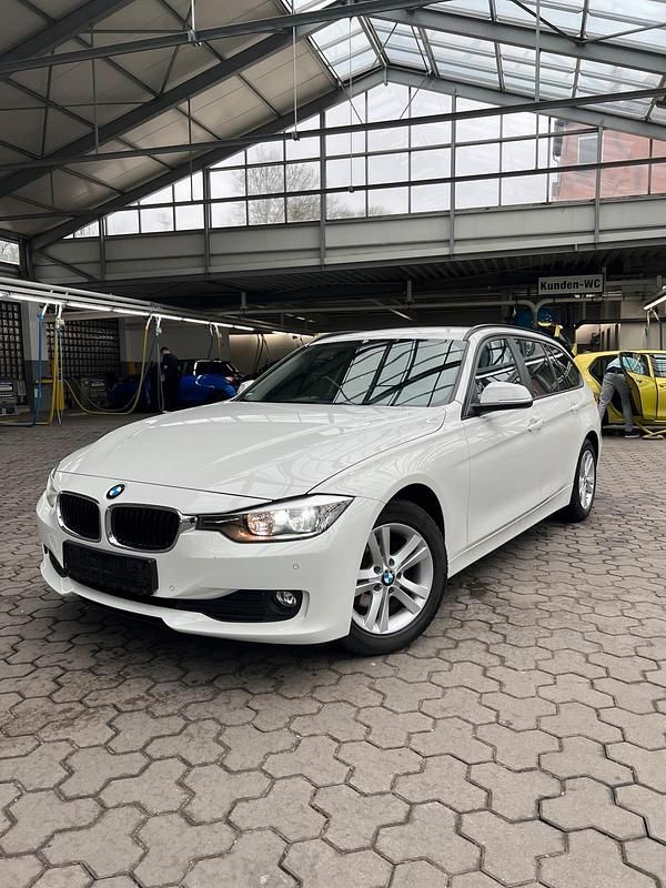 Gebraucht BMW 316 115 PS (84 kW) 2015 Weiß Kombi