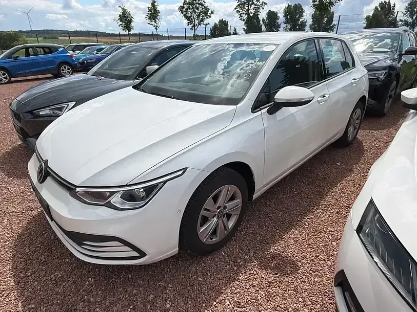 Gebraucht VW Golf VIII Life 131 PS (96 kW) 2023 Pure white Limousine