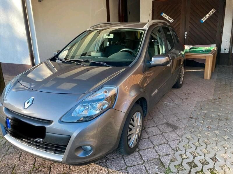 Silber Gebraucht 2011 Renault Clio GrandTour Kombi | 4.000 € (Etwas zu teuer) - Bild 1/4