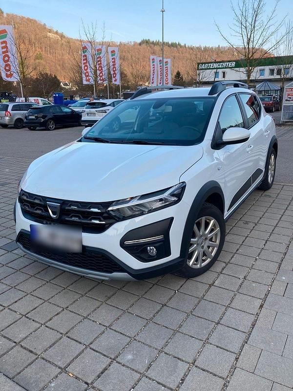 Gebraucht Dacia Sandero Stepway 101 PS (74 kW) 2022 Weiß Limousine