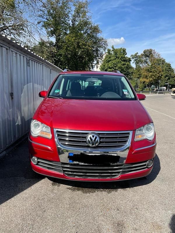 Rot Gebraucht 2007 VW Touran Van / Kleinbus | 3.000 € (Guter Preis) - Bild 1/4