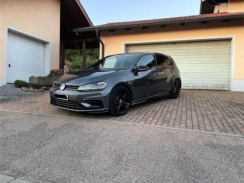 Gebraucht VW Golf VII R 300 PS (220 kW) 2019 Grau Limousine