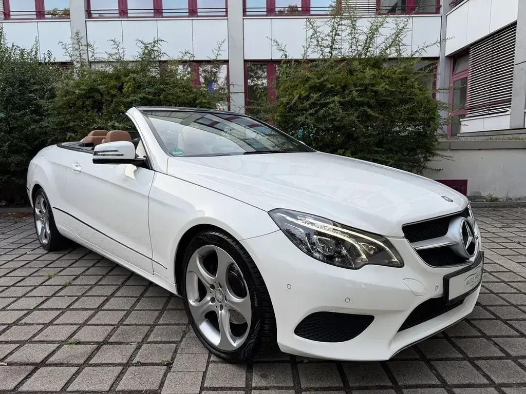 Gebraucht Mercedes E220 170 PS (125 kW) 2016 Weiß Cabrio
