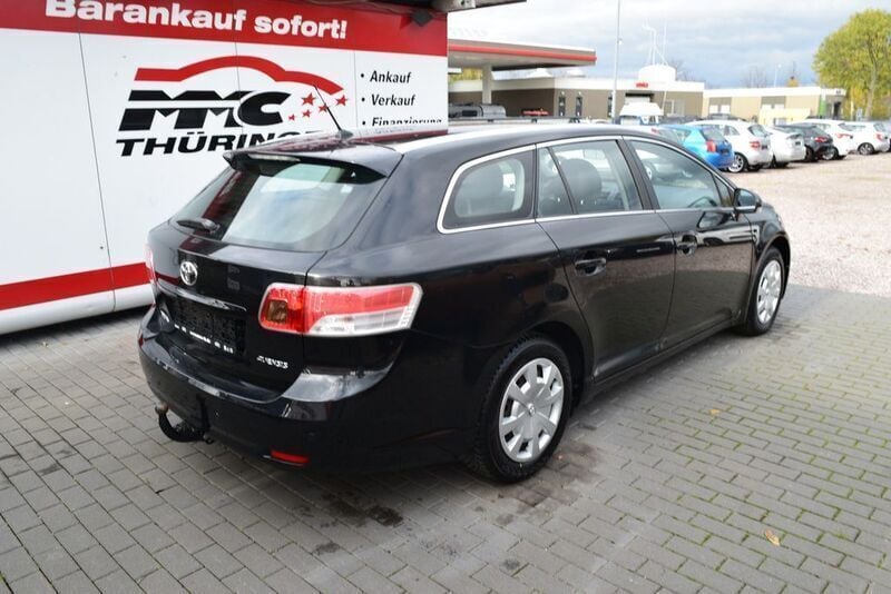 Gebraucht Toyota Avensis Sol 147 PS (108 kW) 2009 Schwarz Kombi