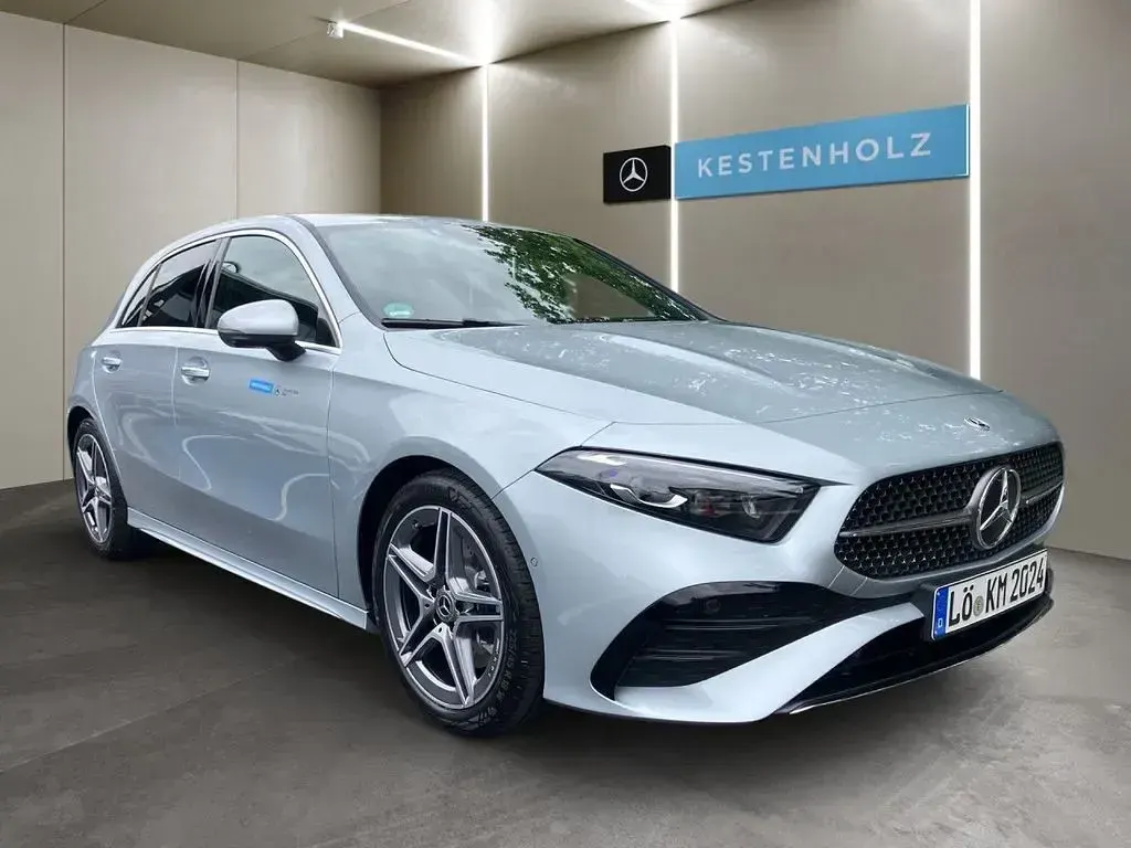 Gebraucht Mercedes A220 AMG 190 PS (139 kW) 2026 Silber Limousine