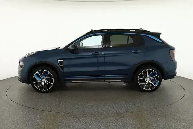 Second-hand Lynk & Co 01 261 CP (191 kW) 2022 Albastru SUV