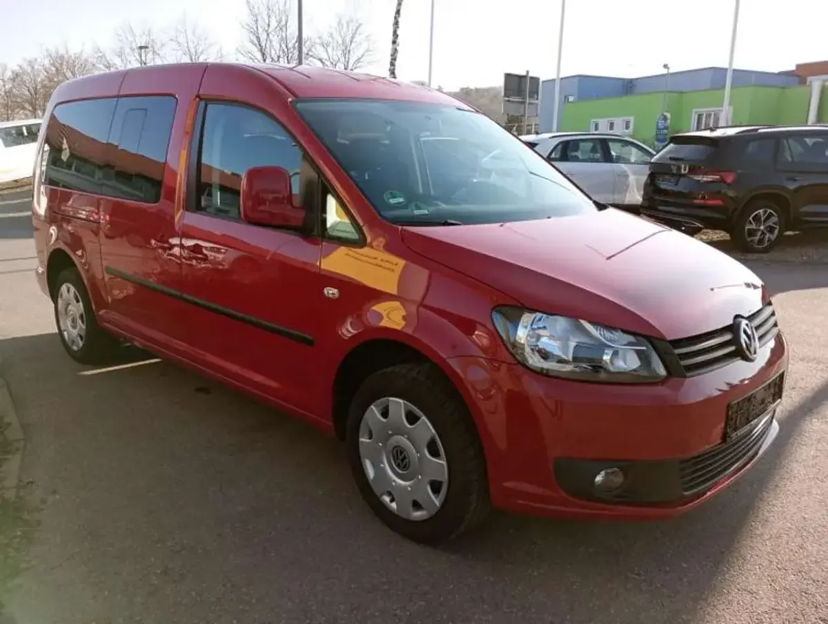 Używany VW Caddy Maxi 105 KM (77 kW) 2010 Czerwony Minivan