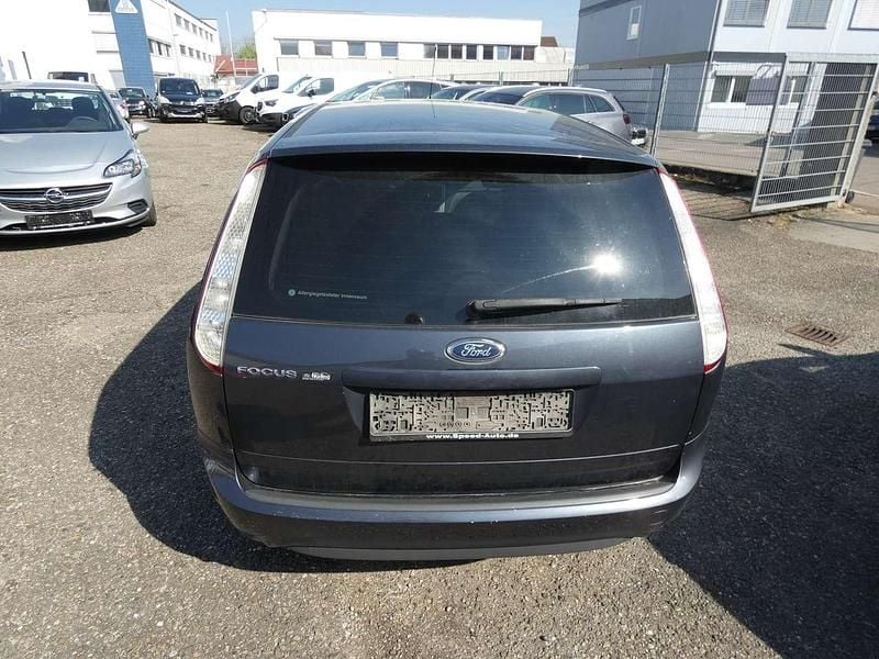 Gebraucht Ford Focus Viva 101 PS (74 kW) 2011 Royalgrau met. Kombi